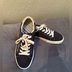 Taos Z-Soul Sneakers, Black and White/Beige Sneakers